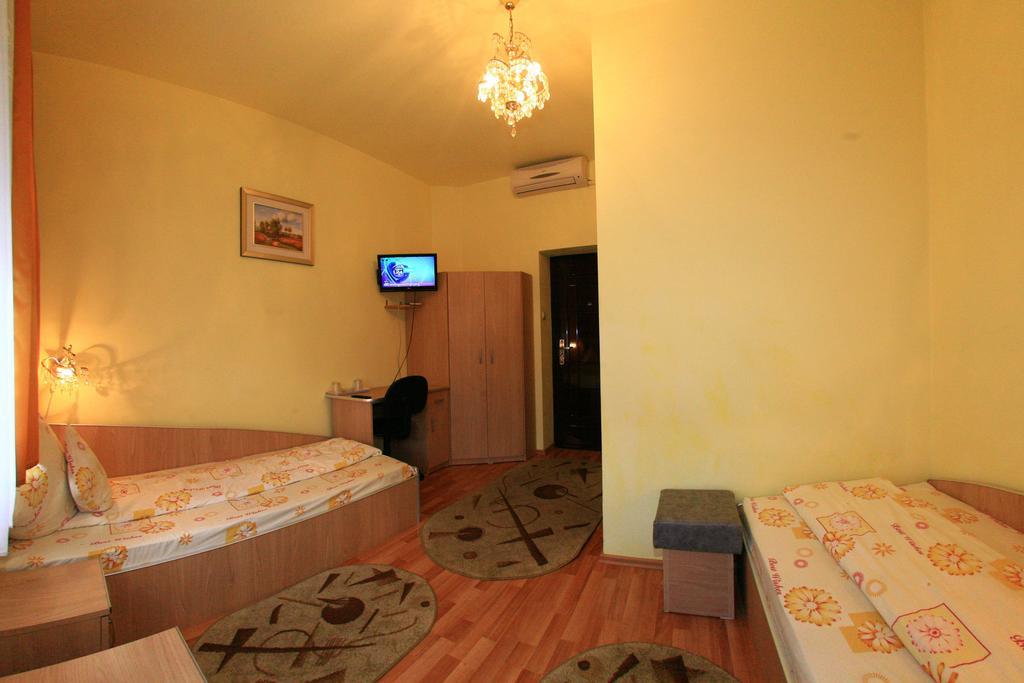 Radena Hotel Arad Værelse billede