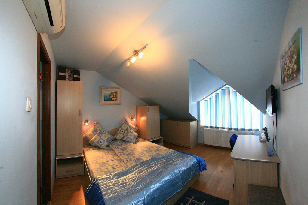 Radena Hotel Arad Værelse billede