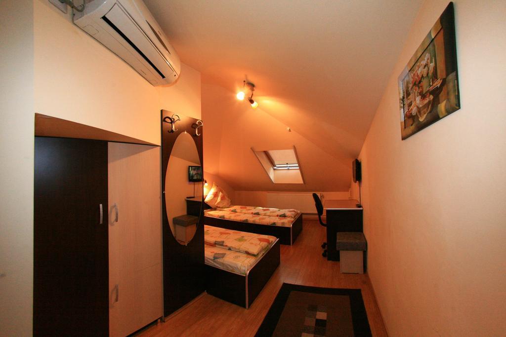 Radena Hotel Arad Værelse billede